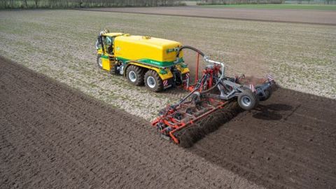 Evers Toric XL : l’incorporation de lisier sur des grandes largeurs Evers Toric XL : l’incorporation de lisier sur des grandes largeurs
