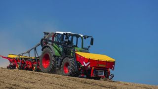 Une trémie de fertilisation pour le Tempo Une trémie de fertilisation pour le Tempo