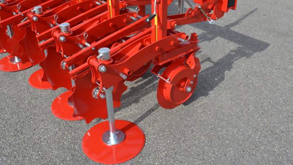 Une bineuse inédite à disques horizontaux