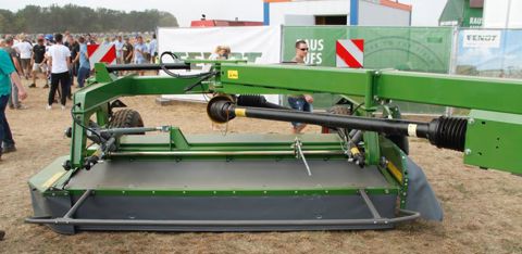 Fendt Slicer Tkr et Trc sont traînées par un timon central afin de pouvoir travailler à gauche ou à droite du tracteur l.coassin.