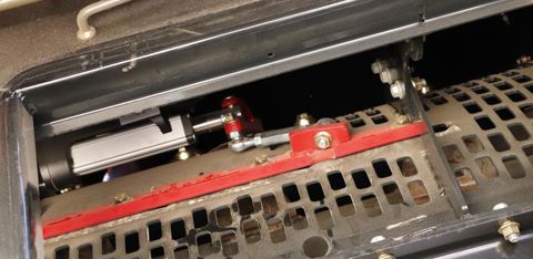 Le réglage des cornières de transport peut être automatisé ou paramétré depuis la cabine pour que la matière subisse entre 5 et 7 tours. V. Gobert