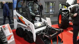 Une heure pour transformer les chenilles en roues Une heure pour transformer les chenilles en roues