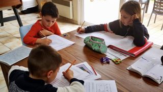 Faire l’école à la maison Faire l’école à la maison