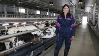 Grâce à la lumière naturelle et à une ventilation adaptée, lambiance est bonne dans le bâtiment de Sabrina Duval. Grâce à la lumière naturelle et à une ventilation adaptée, lambiance est bonne dans le bâtiment de Sabrina Duval.