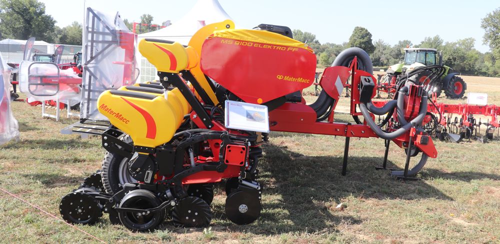 MaterMacc précise qu'il est possible de semer à une vitesse de 14 km/h avec le MS 9100 FF.
