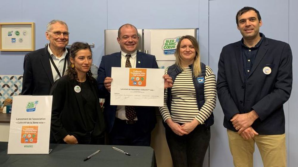 Le Collectif de la troisième voie se structure en association