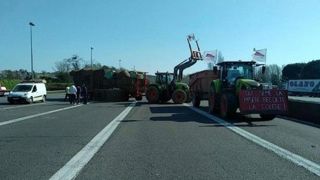 Les agriculteurs d’Occitanie manifestent contre la hausse des charges Les agriculteurs d’Occitanie manifestent contre la hausse des charges