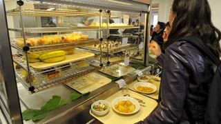L’inflation fait grimper le prix des repas des cantines scolaires L’inflation fait grimper le prix des repas des cantines scolaires