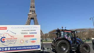 Top départ pour le tour de France en tracteur Top départ pour le tour de France en tracteur