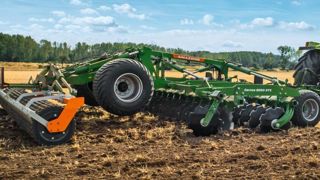 Amazone renouvelle ses déchaumeurs traînés Certos Amazone renouvelle ses déchaumeurs traînés Certos
