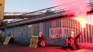 Greenpeace bloque un entrepôt de soja contre la déforestation Greenpeace bloque un entrepôt de soja contre la déforestation