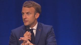 Macron promet une « initiative forte » pour sortir des phytos Macron promet une « initiative forte » pour sortir des phytos