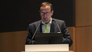 La réorganisation des acteurs se poursuit La réorganisation des acteurs se poursuit