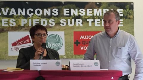 Le ministre signera le contrat de solutions le 25 février Le ministre signera le contrat de solutions le 25 février
