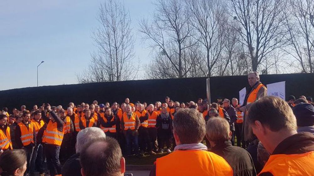 500 manifestants contre la fermeture de Cagny