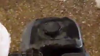 Il retourne son poulailler au motoculteur Il retourne son poulailler au motoculteur