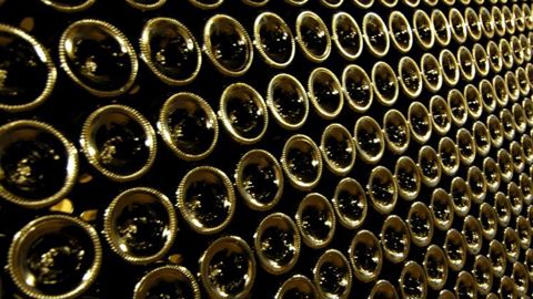 Trump menace de taxer le vin français Trump menace de taxer le vin français
