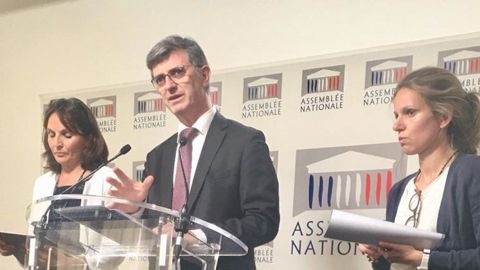 Les députés de la majorité défendent l’accord