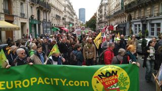 Des centaines d’opposants à Europacity à Matignon Des centaines d’opposants à Europacity à Matignon