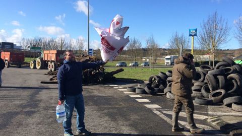 Auch paralysée par les agriculteurs en colère Auch paralysée par les agriculteurs en colère