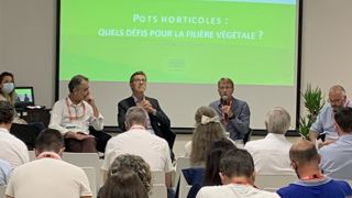Les conférences proposées dans le cadre de Vegetal Connect ont connu un vrai succès, comme l’ensemble de la manifestation d’un genre nouveau. ©François Arnould Les conférences proposées dans le cadre de Vegetal Connect ont connu un vrai succès, comme l’ensemble de la manifestation d’un genre nouveau. ©François Arnould