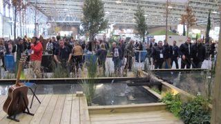 Paysalia, qui occupe désormais 3 halls du parc des expositions Eurexpo, à Lyon, a, de l’avis général des exposants, affirmé son statut de rendez-vous incontournable des professionnels du paysage. ©P.Fayolle