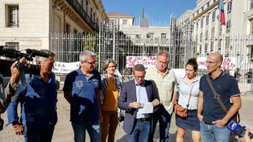 Dans le Gard et l'Hérault, les producteurs manifestant contre la suppression de l'exonération TO-DE (favorable à l'emploi de salariés saisonniers) ont obtenu l'oreille du préfet et de parlementaires. ©Marie Levaux Dans le Gard et l'Hérault, les producteurs manifestant contre la suppression de l'exonération TO-DE (favorable à l'emploi de salariés saisonniers) ont obtenu l'oreille du préfet et de parlementaires. ©Marie Levaux Dans le Gard et l'Hérault, les producteurs manifestant contre la suppression de l'exonération TO-DE (favorable à l'emploi de salariés saisonniers) ont obtenu l'oreille du préfet et de parlementaires. ©Marie Levaux Dans le Gard et l'Hérault, les producteurs manifestant contre la suppression de l'exonération TO-DE (favorable à l'emploi de salariés saisonniers) ont obtenu l'oreille du préfet et de parlementaires. ©Marie Levaux