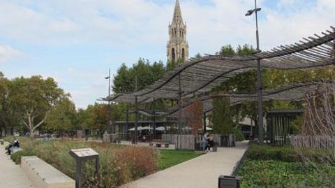 La ville de Nîmes (30) compte deux aménagements nominés, les allées Jean-Jaurès et la place des Arènes (notre photo). ©Pascal Fayolle La ville de Nîmes (30) compte deux aménagements nominés, les allées Jean-Jaurès et la place des Arènes (notre photo). ©Pascal Fayolle