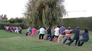 Chaque participant à l'assemblée générale d'HPF a été sollicité pour participer à des jeux. Ce moment de détente a été l'occasion d'utiliser judicieusement la stratégie, la force, l'habileté et l'esprit d'équipe avant de savourer diverses spécialités régionales bien méritées.(c)Odile Maillard Chaque participant à l'assemblée générale d'HPF a été sollicité pour participer à des jeux. Ce moment de détente a été l'occasion d'utiliser judicieusement la stratégie, la force, l'habileté et l'esprit d'é