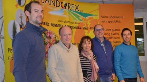 Richard Girault, Hubert Dupont, Arnaud Travers, David Long, membres de Plandorex, et Véronique Leclerc, comptable et responsable de l'administratif, mettent en place de nouvelles méthodes de travail et une offre pour chaque pays. (Aude Richard) Richard Girault, Hubert Dupont, Arnaud Travers, David Long, membres de Plandorex, et Véronique Leclerc, comptable et responsable de l'administratif, mettent en place de nouvelles méthodes de travail et une offre pour chaque pays. (Aude Richard)