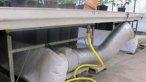 Le Ratho a fait évoluer avec Agrithermic, bureau d'études spécialiste de l'efficacité énergétique des serres, et Clauger, entreprise spécialisée en froid industriel et en traitement d'air, le procédé de serre bioclimatique.(c)Valérie Vidril Le Ratho a fait évoluer avec Agrithermic, bureau d'études spécialiste de l'efficacité énergétique des serres, et Clauger, entreprise spécialisée en froid industriel et en traitement d'air, le procédé de serre bioclimatique.(c)Valérie Vidril