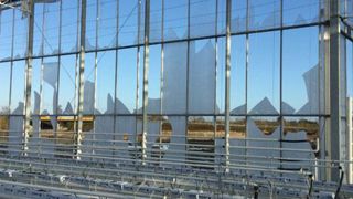 Il est toujours bon d'avoir un peu de verre en stock, un kit de dépannage ou une longueur de bâche pour pouvoir faire un minimum de réparations d'urgence et limiter les pertes. ©GBV Il est toujours bon d'avoir un peu de verre en stock, un kit de dépannage ou une longueur de bâche pour pouvoir faire un minimum de réparations d'urgence et limiter les pertes. ©GBV