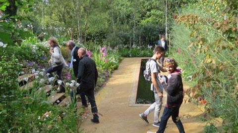 Le séminaire national invitait à visiter le « Jardin de sous-bois », à Chaumont-sur-Loire. Sa réalisation en chantier-école a mobilisé 140 élèves sur 4 mois, des enseignants, et 4 entreprises, membres de l'Unep régionale. (c)Odile Maillard Le séminaire national invitait à visiter le « Jardin de sous-bois », à Chaumont-sur-Loire. Sa réalisation en chantier-école a mobilisé 140 élèves sur 4 mois, des enseignants, et 4 entreprises, membres de l'Unep régionale. (c)Odile Maillard