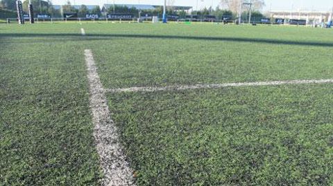 Les terrains de sport artificiels, comme sur ce terrain d'entraînement du stade Ernest-Wallon, à Toulouse (31), sont sous le feu des critiques ces derniers temps. (c)Pascal Fayolle Les terrains de sport artificiels, comme sur ce terrain d'entraînement du stade Ernest-Wallon, à Toulouse (31), sont sous le feu des critiques ces derniers temps. (c)Pascal Fayolle