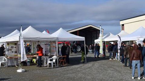 Les 37 exposants, dont 17 entreprises locales, ont attiré plus de 200 visiteurs pour ce nouveau rendez-vous professionnel. (c)Anne Mabire Les 37 exposants, dont 17 entreprises locales, ont attiré plus de 200 visiteurs pour ce nouveau rendez-vous professionnel. (c)Anne Mabire