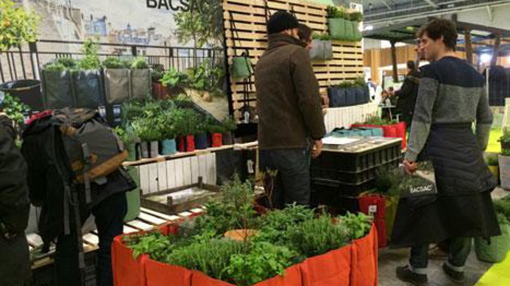 Au sein du secteur dédié au jardin potager du Sia, des fournisseurs proposaient aussi bien une serre pour production verticale, des solutions d'aquaponie, ou des sacs pour l'aménagement des terrasses urbaines. (c)Odile Maillard Au sein du secteur dédié au jardin potager du Sia, des fournisseurs proposaient aussi bien une serre pour production verticale, des solutions d'aquaponie, ou des sacs pour l'aménagement des terrasses urbaines. (c)Odile Maillard Au sein du secteur dédié au jardin potager du Sia, des fournisseurs proposaient aussi bien une serre pour production verticale, des solutions d'aquaponie, ou des sacs pour l'aménagement des terrasses urbaines. (c)Odile Maillard Au sein du secteur dédié au jardin potager du Sia, des fournisseurs proposaient aussi bien une serre pour production verticale, des solutions d'aquaponie, ou des sacs pour l'aménagement des terrasses urbaines. (c)Odile Maillard