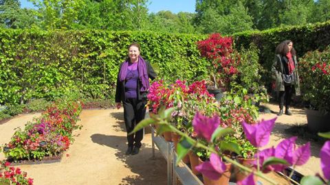 ©Odile Maillard Chantal Colleu-Dumond, directrice du Domaine de Chaumont-sur-Loire et du Festival des jardins, présente la collection de Bougainvillea agréée CCVS (plus de 120 cultivars). C'est l'une des deux collections – avec le Lantana – gérées par Marie et Philippe Levaux des Ets Horticoles du Cannebeth à Mauguio (34). Le thème de cette année était l'occasion d'inviter un producteur pour ambassadeur des obtenteurs et pépiniéristes collectionneurs.