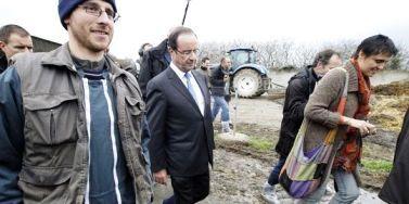 François Hollande, candidat à la présidentielle de 2012 en déplacement en Mayenne.