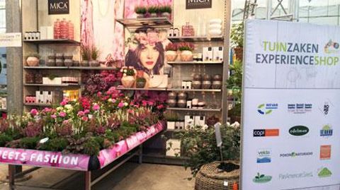 Le salon Plantarium offre des idées de mise en avant des rayons. Ici, le stand « Plants meet Fashion ».(c)Brand Wagenaar Le salon Plantarium offre des idées de mise en avant des rayons. Ici, le stand « Plants meet Fashion ».(c)Brand Wagenaar