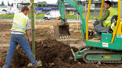 Les pépiniéristes français regroupés au sein de la FNPHP aimeraient voir les collectivités acheter des végétaux provenant de l'Hexagone. Un message en ce sens leur a été envoyé, mais les marchés publics sont dictés par des règles strictes...
