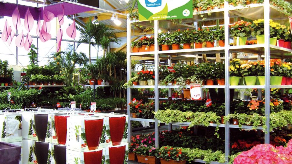 Le label Plante Bleue doit permettre de valoriser les productions horticoles et de pépinière respectueuses de l'environnement sur les points de vente. Le label Plante Bleue doit permettre de valoriser les productions horticoles et de pépinière respectueuses de l'environnement sur les points de vente.