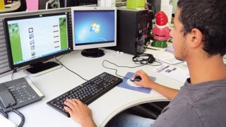 Utilisateurs d'internet et des nouvelles technologies, les jeunes deviendront des clients potentiels d'ici cinq ans. Le Bureau horticole régional (BHR) a voulu, en organisant cette conférence, sensibiliser les professionnels de la filière horticole aux comportements de cette génération pour anticiper les ventes de demain.PHOTO : PASCAL FAYOLLE Utilisateurs d'internet et des nouvelles technologies, les jeunes deviendront des clients potentiels d'ici cinq ans. Le Bureau horticole régional (BHR) a voulu, en organisant cette conférence, sensibiliser les professionnels de la filière horticole aux comportements de cette génération pour anticiper les ventes de demain.PHOTO : PASCAL FAYOLLE