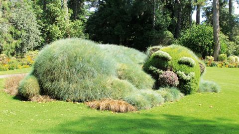 L'événementiel est « un bon moyen de capter le public », selon Jacques Soignon, directeur du service des espaces verts de la ville de Nantes (44). Avec les créations de Claude Ponti (ici, le Dormanron), le jardin des plantes a accueilli 512 000 visiteurs cet été.PHOTO : PASCAL FAYOLLE