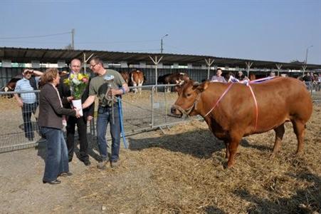 Grande championne du concours d'animaux de boucherie de Mamers