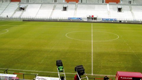 Le stade des Alpes, à Grenoble, a été le siège, en février, d'une journée technique sur la fertilité des sols. Aérés et riches en matière organique, ces derniers permettent d'assurer la bonne santé du couvert végétal.
