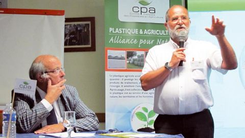 Jean-Pierre Jouët (à gauche) et Paul Cammal, respectivement président et vice-président du CPA, ont mis en avant les efforts de l'association, en collaboration avec Adivalor et ses partenaires, pour recycler un volume croissant de plastiques usagés.