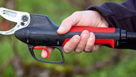 1. ConfortableLa poignée, la plus fine des sept sécateurs testés, est confortable.PHOTOS : P. ROY