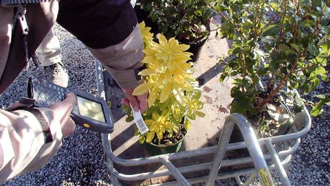 L'électronique modifie l'organisation des points de vente et le comportement des consommateurs, avec lesquels la relation est à réinventer.