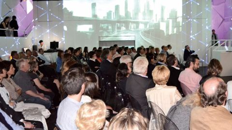 Les participants au dernier « Aparté Tendances » de Chlorosphère, qui devaient arborer un code vestimentaire (dress code) doré, ont pu découvrir en exclusivité les produits qui seront recherchés en 2016.PHOTO : CHLOROSPHÈRE