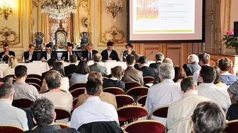 Tribune et assemblée au palais du Luxembourg au mois d'avril dernier, à Paris.PHOTO : PLANTE & CITÉ